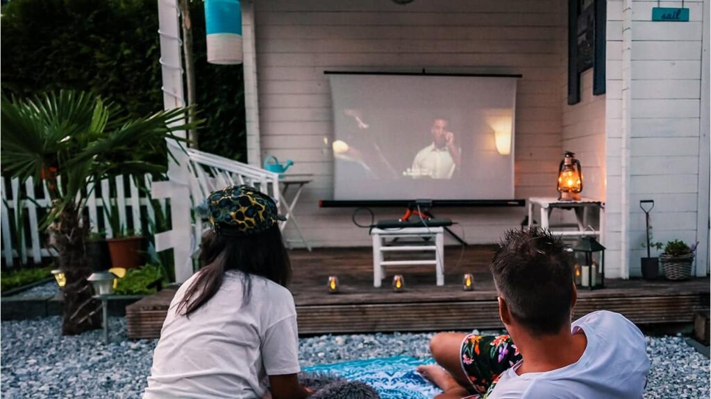 What Are The Best Projector Screens For Outdoor Use?