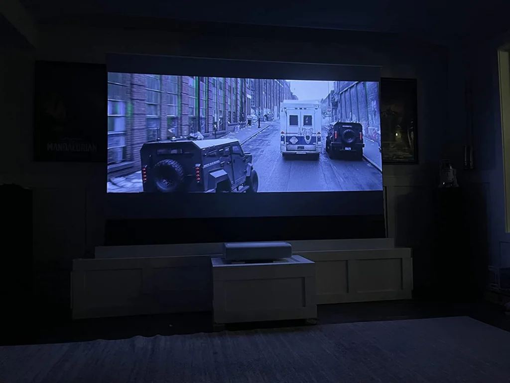 Do Projectors Work Better In A Dark Room?